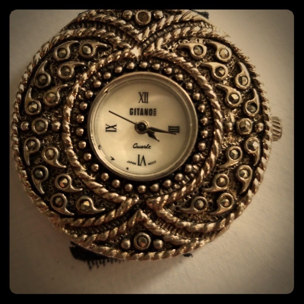 Gorani Quartz watch